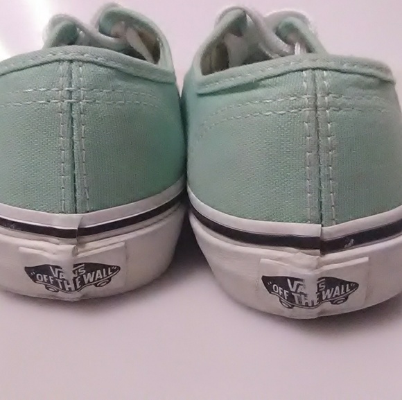 Vans - Picture 3 of 4